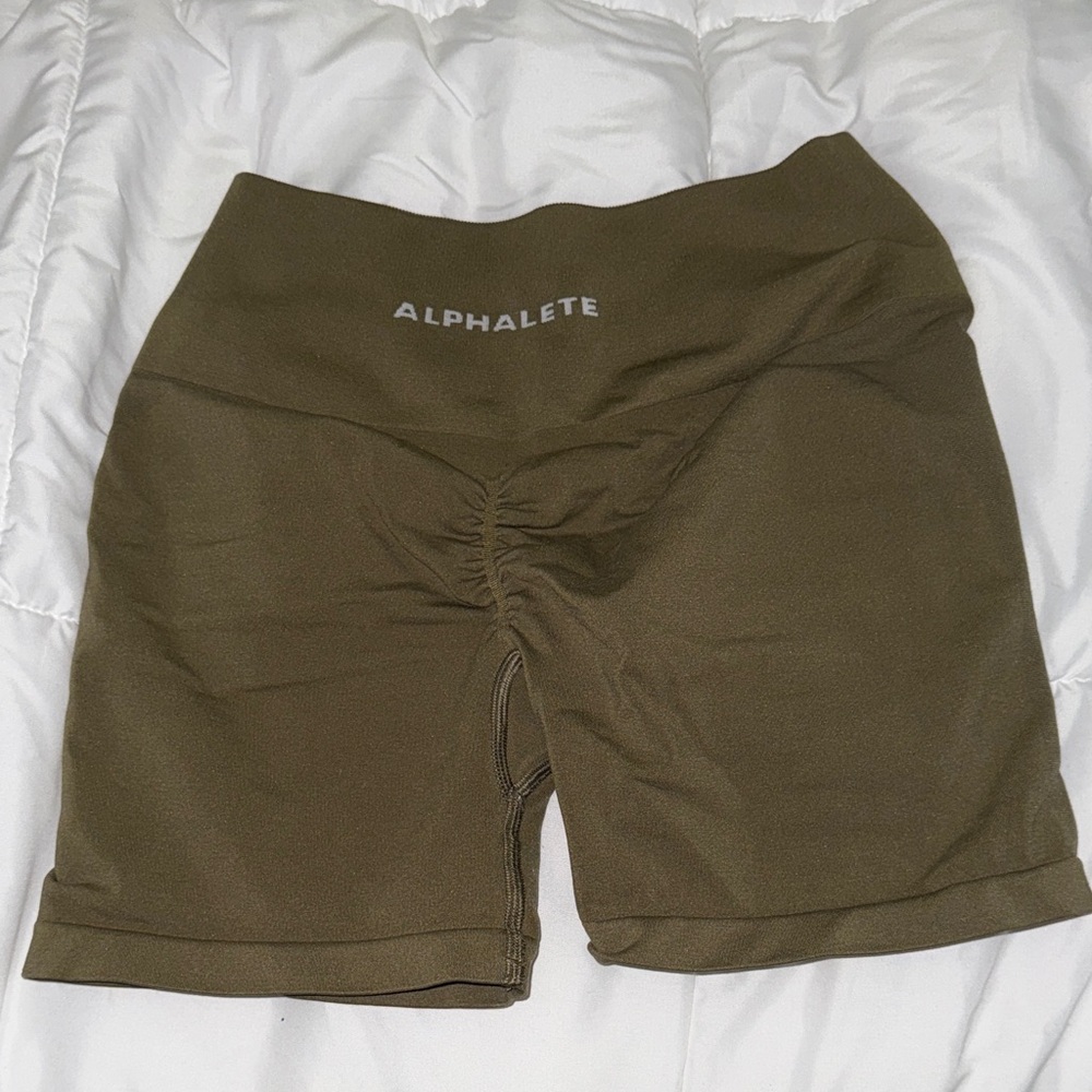 Alphalete Women's Khaki Bike Shorts